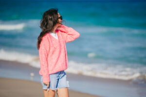 Read more about the article Cute Cold Beach Outfits: Best to Stay Chic in Chilly Weather